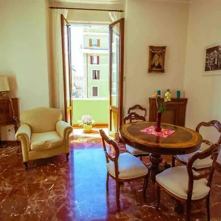 Apartman Cri's House *