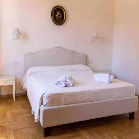 Cri's House Apartman *